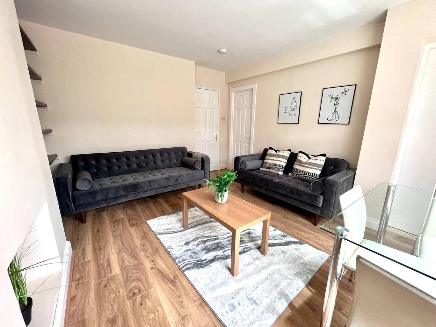 Central 4 Bedroom House With Driveway Newcastle Upon Tyne Esterno foto